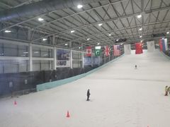 -乔波室内滑雪场