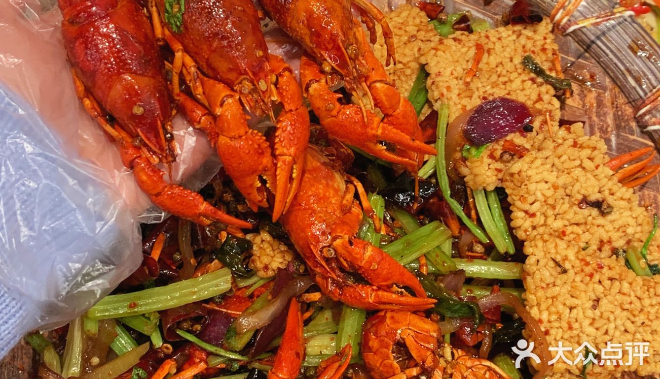 春天的第一顿龙虾‼️可以永远相信土豆丝拌饭