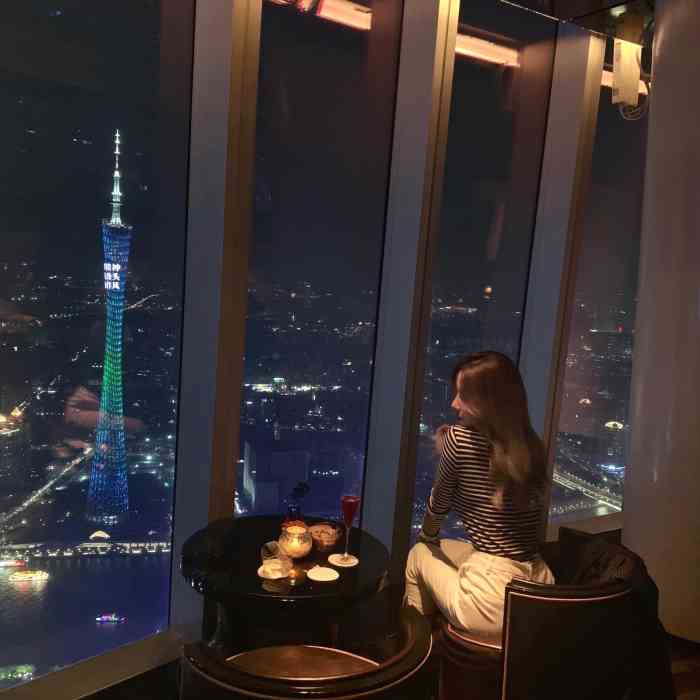 广州四季酒店·tian bar 天吧-"和朋友聊事情,本来要去柏悦酒店的悦吧