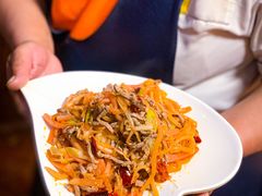 酸萝卜炒牛肉-如意林卡藏餐吧(大昭寺店)