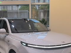 -理想汽车(世纪汇店)