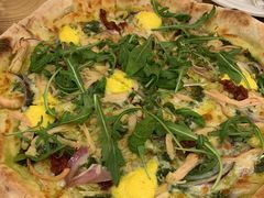 烤鸡奶酪蔬菜披萨-城市大道红炉披萨烘焙坊