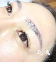-花岐款式专研健康美甲沙龙