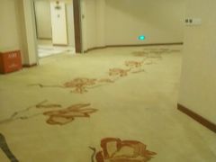 -维也纳酒店(深圳国际会展中心沙井上南店)