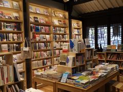 -猫的天空之城概念书店(杭州南宋御街店)