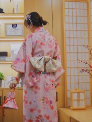 -宥莉·ULLY 痘敏肌•科技皮肤管理中心