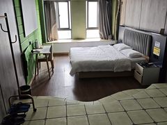-简洛澜山酒店(武汉光谷步行街店)