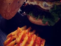 -HIGH FIVE哈福手工汉堡(桂林路店)