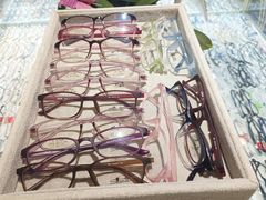 -新视达眼镜店·蔡司·依视路(名镜苑店)