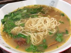 -牛吃草牛肉面(翠柏路店)