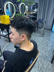 -藤野造型专业烫染接发