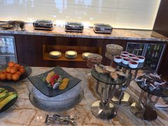 豪华阁32层酒廊全天免费茶点-天津香格里拉大酒店