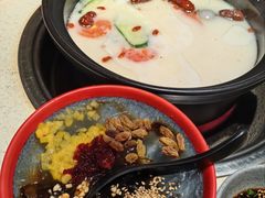 -钢管厂五区小郡肝串串香火锅(梅川路店)