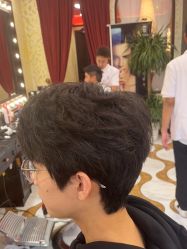 -东方先生国潮男士理发馆