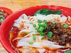 -雷祖芳老妈蹄花店