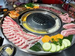 五花肉-哈哈碳都·牛肋条无限自助烤肉(台江万达店)