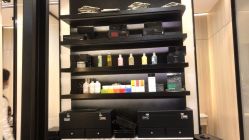 -HAIR CORNER