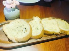餐前面包-鹿萤季·营地小馆(皇后公园店)