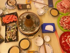 -洞庭洲·防空洞火锅·烧烤·铜锅涮肉(新百广场店)
