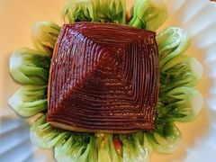 金牌扣肉配玉米饼-杭州西子湖四季酒店·金沙厅