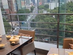 靠窗位-小大董·烤鸭(观景餐厅·南京西路店)