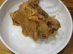 土豆排骨火锅-喇喇排骨火锅·传统韩式脊骨汤(望京西园总店)