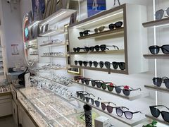 -美式眼镜·授权蔡司.依视路.尼康.豪雅.明月(南翔印象城店)