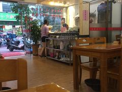 -正宗普宁豆干坊·洪记砂锅粥(红领巾路店)