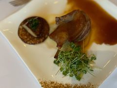 碳烤乳鸽，甜豆，旱金莲醋汁-Jean Georges