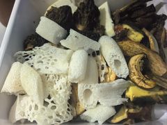 -菌海森林·非遗野生菌火锅(西山区滇池路摩根道店)