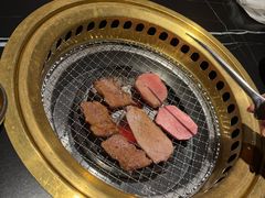 -山川小町·极番烧肉(新地假日广场店)