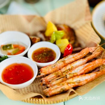 最近品尝了一家非常正宗的泰国菜,简直太棒啦