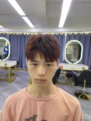 -IU潮牌·SALON