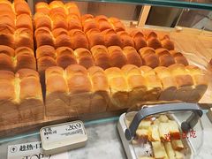 -HOT CRUSH趁热集合·现烤面包(环球港店)