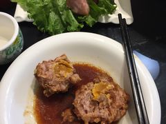 鸭蛋黄狮子头-梅飞酒家(桑园路店)