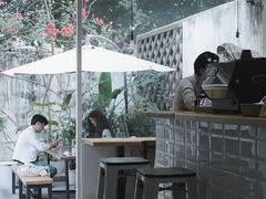 露天位-素咫咖啡CLIFEROSE