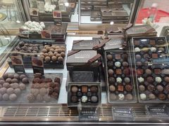 零售区-Awfully Chocolate(环球港店)