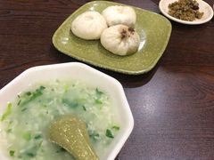 -舒小笼松针小笼包