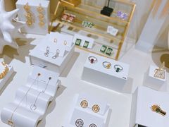 -LADY FAFA(巨鹿路陕西南路路口店)