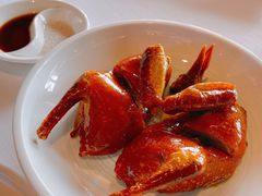 玻璃皮润烧乳鸽王-富力丽思卡尔顿酒店·丽轩中餐厅