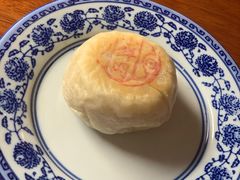 鲜肉月饼-同得兴 Since·1995 传统苏式面馆(十全街店)
