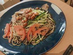 芝麻酱牛肉花生冷面-韩海丽特色美食(秀州路店)