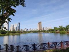 -万绿园