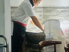 -黄阿姨锅贴大王(万航渡路店)