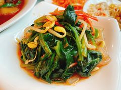 -汗腾格里·风味餐厅(新疆驻京办店)