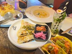 -Famous肥猫墨西哥音乐餐吧(五棵松华熙LIVE店)