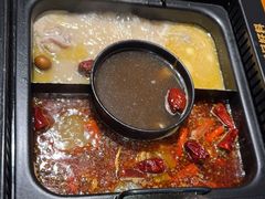 -老牌坊云南鱼豆花火锅(爱建店)