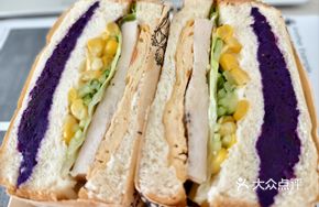 Chicken Breast Whole Wheat Soft Egg Sandwich