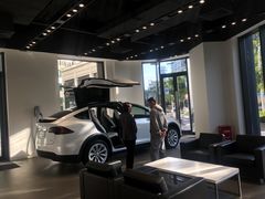 -TESLA 特斯拉(上海太古汇体验店)