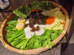 -尚尚仙·酸汤猪手·猪肚鸡火锅(华联万柳购物中心店)